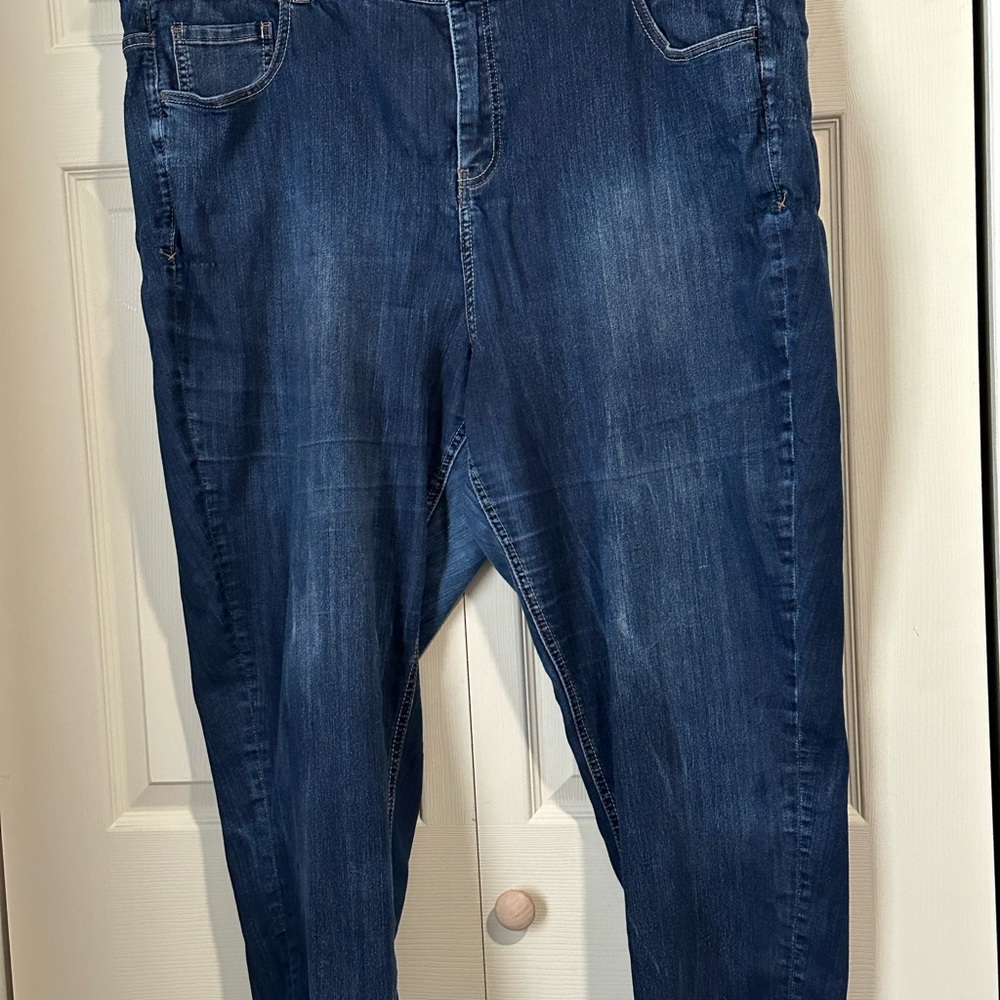 Lane Bryant Crop Jeans - size 28 - zipper and button - tighter tummy technology